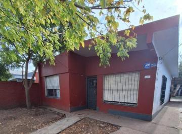 Casa · 106m² · 3 Ambientes · 2 Cocheras · Venta! Lote de 375 m², Casa 3 Ambientes. Libertad