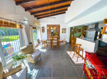 Casa · 228m² · 6 Ambientes · 2 Cocheras · Gran Casa 3 Dorm. Baigorria