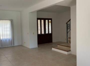 Casa · 220m² · 5 Ambientes · 1 Cochera · Casa en Alquiler en Barrio Santa Catalina, Villanueva.