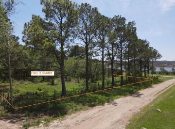 Terreno · 2556m² · Costanera Lago Los Molinos Esquina 2.566 m², Vista Al Lago. Escritura, Potrero de Garay, Cordoba