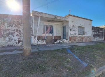Casa · 107m² · 5 Ambientes · Venta Casa + Departamento a Refaccionar Ferreyra