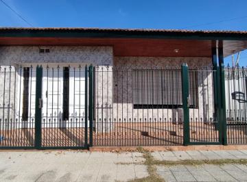 Casa · 90m² · 4 Ambientes · 1 Cochera · Casa - Lomas de Zamora