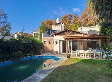 Casa · 210m² · 6 Ambientes · Casa Chalet en Venta en Punta Chica, San Fernando, G. B. a. Zona Norte