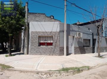 Casa · 100m² · 5 Ambientes · 1 Cochera · Casa - Gualeguaychu