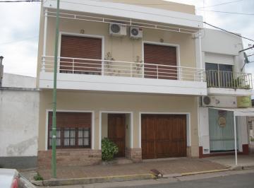 Casa · 180m² · 4 Ambientes · Casa - Gualeguaychu