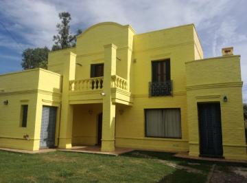 Casa · 250m² · 5 Ambientes · Casa - Gualeguaychu