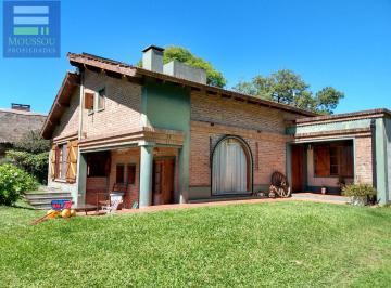 Casa · 180m² · 6 Ambientes · 1 Cochera · Casa - Gualeguaychu