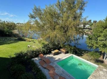 Casa · 387m² · 7 Ambientes · 1 Cochera · Casa en Venta en San Isidro Labrador, Villanueva, Tigre