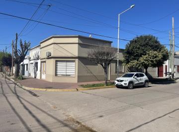 Casa · 120m² · 4 Ambientes · 1 Cochera · Casa Céntrica en Calle Moreno y Belgrano, Cañuelas