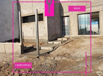 Casa · 83m² · 3 Ambientes · 1 Cochera · Venta Casa a Estrenar 2 Dorm.