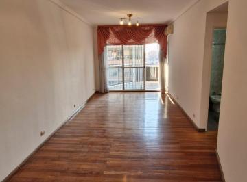 Departamento de 4 ambientes, Villa Luro · Villa Luro Piso de 4 Amb C/balcon 2 Baños S/boulevard Falcon 4to P.