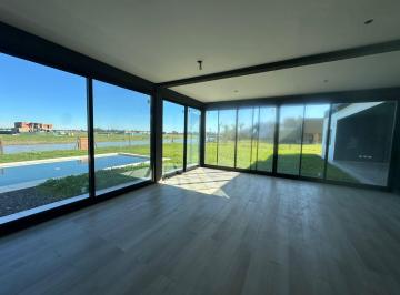 Casa de 5 ambientes, Ezeiza · Casa en Venta en El Principado Canning con Fondo a La Laguna