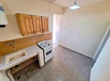 Departamento de 2 ambientes, La Matanza · Alquiler - Merlo 1000, Tablada - Depto 2 Ambientes 1°piso X Escalera