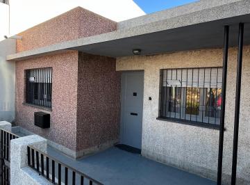 Casa de 5 ambientes, Rosario · Casa Remodelada con Posibilidad de Construcción en P. a