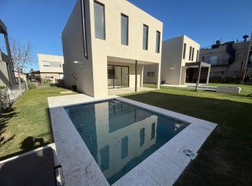 Casa de 4 ambientes, Pilar · Casa en El Aljibe