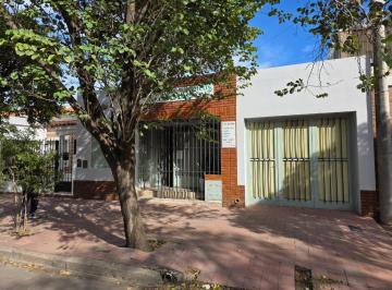 Casa · 149m² · 4 Dormitorios · 1 Cochera · Casa en Venta en Calle Rios Segundo - Barrio Altamira