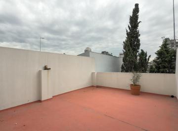 Departamento · 34m² · 1 Ambiente · Venta - Monoambiente - con Terraza Propia - Parque Chacabuco - Espacio Aéreo Para Construir