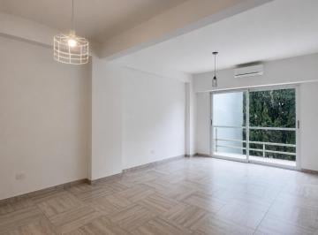 Departamento · 34m² · 1 Ambiente · Venta - Monoambiente - con Terraza Propia - Parque Chacabuco - Espacio Aéreo Para Construir