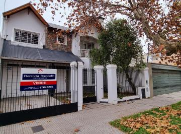 Casa de 5 ambientes, Lomas de Zamora · Casa 5 Ambientes Excelente Estado / Quincho y Piscina
