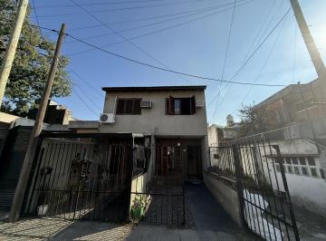 Departamento · 65m² · 3 Ambientes · 1 Cochera · Duplex en Alquiler - 3 Amb. C/ Pasyio y Cochera - Ramos Mejia Sur