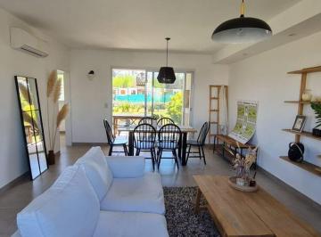 Casa · 105m² · 4 Ambientes · 2 Cocheras · Alquiler 4 Ambientes C/jardin, Barrio Decs Tortugas