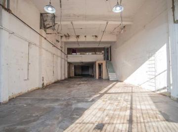 Bodega-Galpón · 434m² · En Venta Galpon en Lomas del Mirador