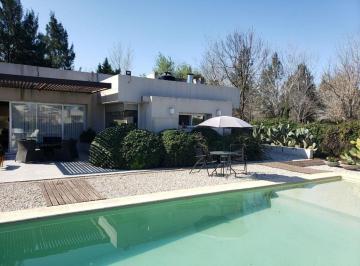 Casa · 260m² · 3 Ambientes · Venta Casa Dos Dorm. Roldan