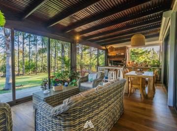 Casa · 135m² · 4 Ambientes · 1 Cochera · Venta Casa Barrio Carmel, Dos Dorm. en Suite
