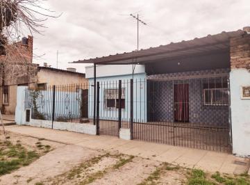 Casa · 142m² · 4 Ambientes · 2 Cocheras · Casa 4 Ambientes C/cochera G. Catan