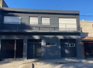 Casa · 316m² · 8 Ambientes · 1 Cochera · Venta Casa con Deposito y Locales en Palomar