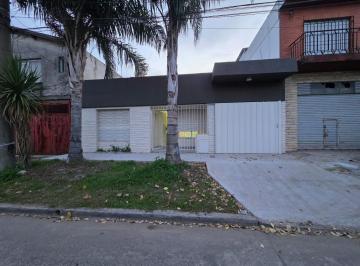 Casa · 173m² · 4 Ambientes · 1 Cochera · En Venta en Villa Tesei Casa de 4 Ambientes 2 Baños Patio + 1 2 Deptos de 1 Amb F: 10481