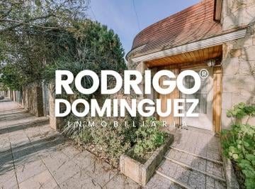 Casa · 200m² · 4 Ambientes · 4 Cocheras · Casa Chalet en Venta en Banfield, Lomas de Zamora, G. B. a. Zona Sur