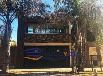 Casa · 200m² · 5 Ambientes · 2 Cocheras · Casa a La Venta en Ituzaingó