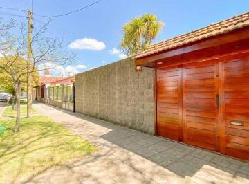 Casa · 156m² · 4 Ambientes · Venta Casa 4 Ambientes Nueva Pompeya Quincho