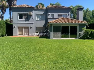 Casa · 244m² · 4 Ambientes · 4 Cocheras · Casa en Venta en Haras La Pradera II, Pilar, G. B. a. Zona Norte