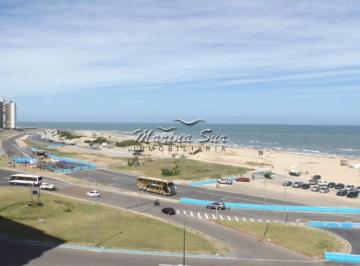 Foto1 · Apartamento de Tres Dorm. en Primera Fila Playa Brava, Edificio Torre Imperiale.