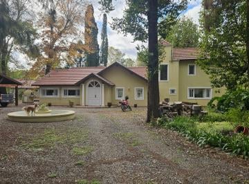 Casa de 6 ambientes, Campana · Casa Quinta en Los Cardales