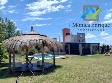 Casa · 126m² · 5 Ambientes · 1 Cochera · Venta de Casa en Merlo San Luis con Piscina y Jacuzzi