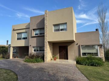 Casa de 5 ambientes, Luján · Hermosa Casa en La Concepción de Lujan