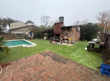 Casa · 92m² · 3 Ambientes · 3 Cocheras · Venta Casa 2 Dorm. con Pielta en Funes