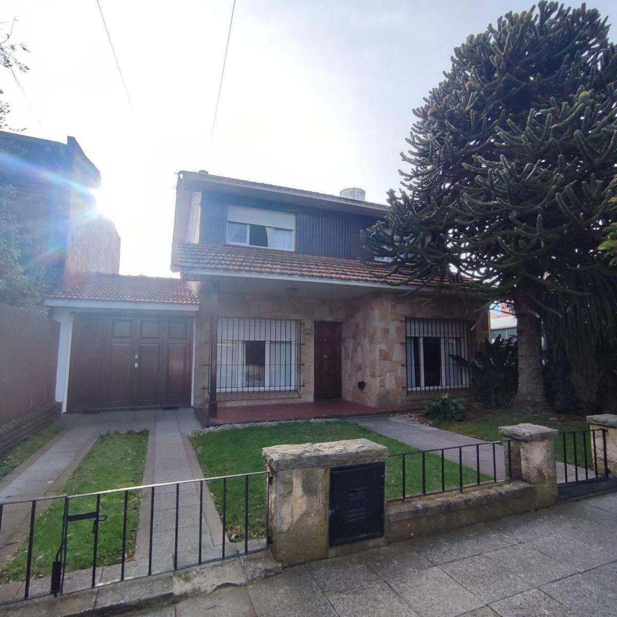 Chalet 5 amb, 191m² con garage en Faro Norte, a metros del mar