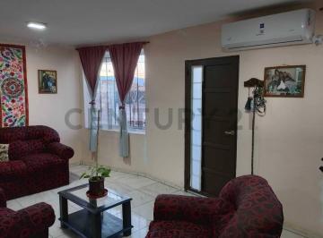 Casa · 140m² · 5 Ambientes · 3 Cocheras · Vendo Espectacular Casa