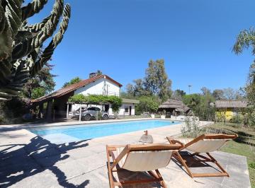 Quinta vacacional · 176m² · 4 Ambientes · 4 Cocheras · Venta Casa Quinta General Rodriguez
