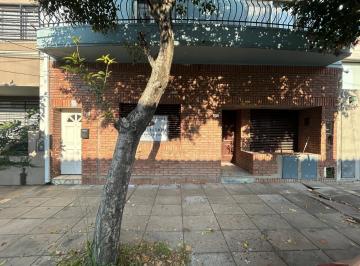 PH · 93m² · 4 Ambientes · Anchorena 1210 – PH en Planta Baja con Patio | Para Refaccionar en El Corazón de La Lucila