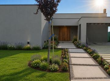 Casa · 200m² · 8 Ambientes · 2 Cocheras · Casa en Venta en Barrio Rincon Viamonte