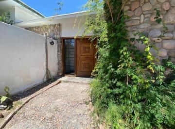 Casa · 260m² · 6 Ambientes · 2 Cocheras · Casa en Piedras 1720, Chacras de Coria