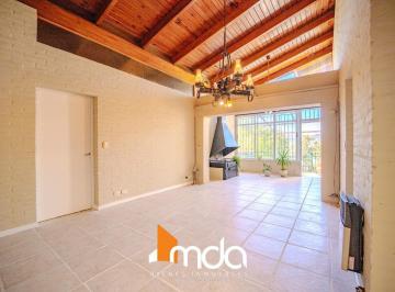 Casa · 182m² · 5 Ambientes · 1 Cochera · Casa con Vista Panorámica Al Lago San Roque, en Villa del Lago