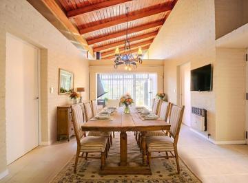 Casa · 182m² · 5 Ambientes · 1 Cochera · Casa con Vista Panorámica Al Lago San Roque, en Villa del Lago