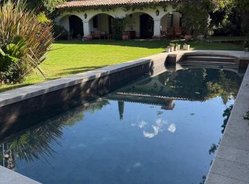 Casa · 380m² · 8 Ambientes · 3 Cocheras · Inmobiliaria Micheletti Alquila Esplendida Casa Estilo Español en Barrio Parque Las Colinas