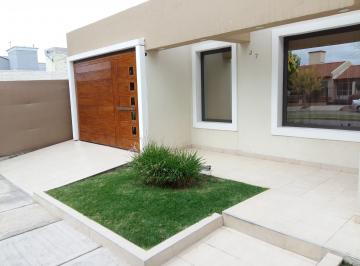 Casa de 6 ambientes, Maipú · B° Furlotti - Casa en Alquiler